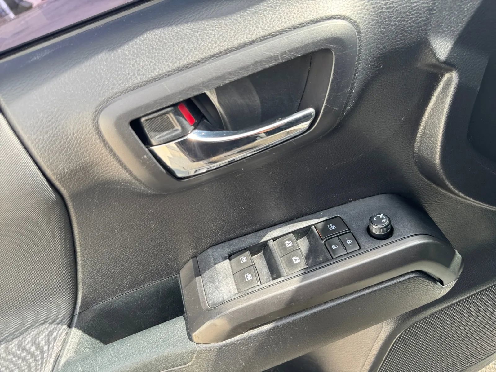 Used 2020 Toyota Tacoma TRD Off-Road image 46