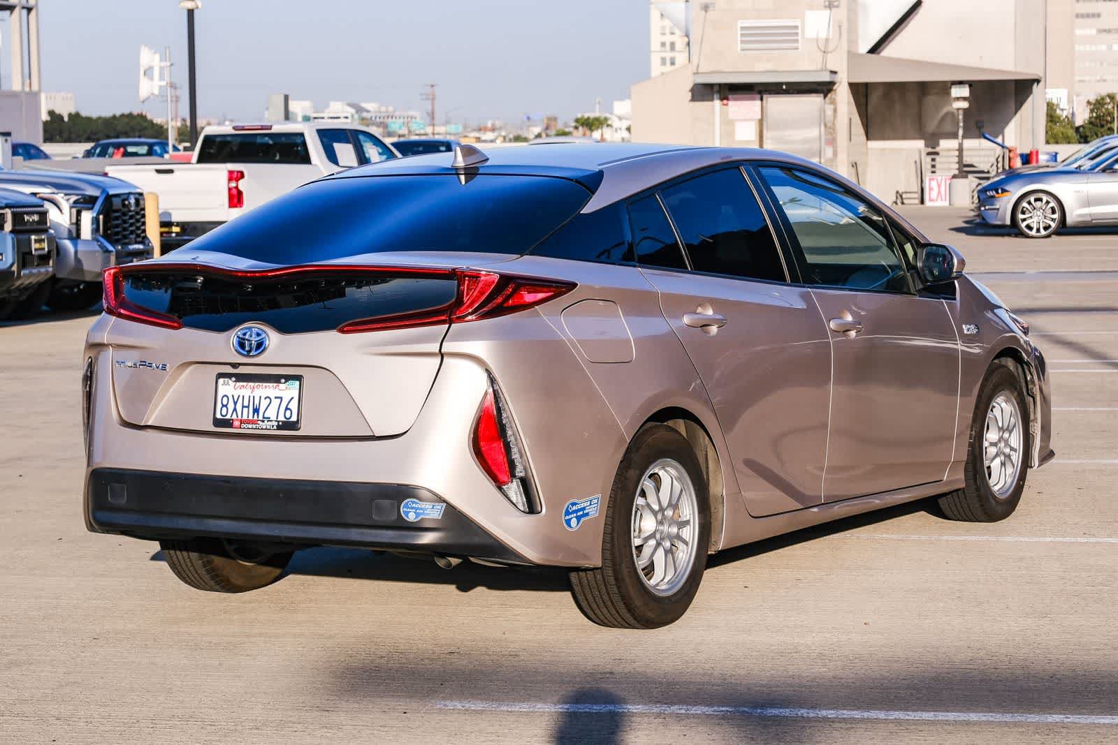 Certified 2022 Toyota Prius Prime LE FWD image 4