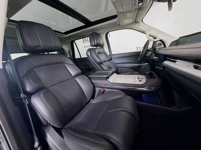 New 2025 Lincoln Navigator L Reserve AWD/4WD image 32