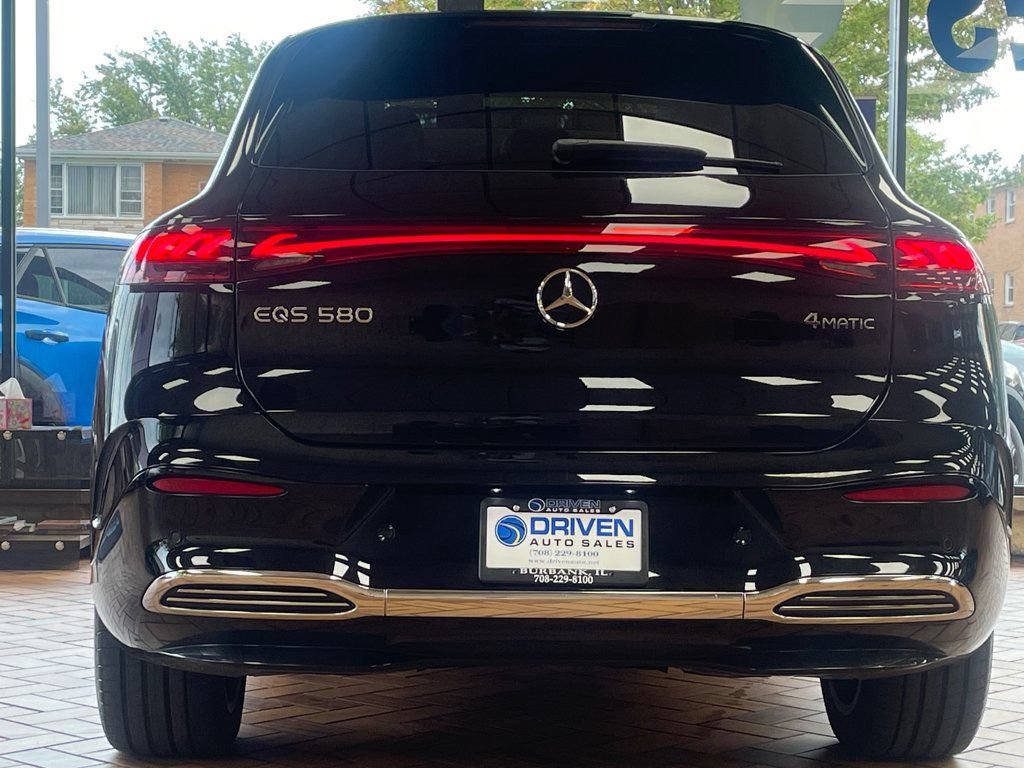 Used 2023 Mercedes-Benz EQS 580 4MATIC SUV image 12
