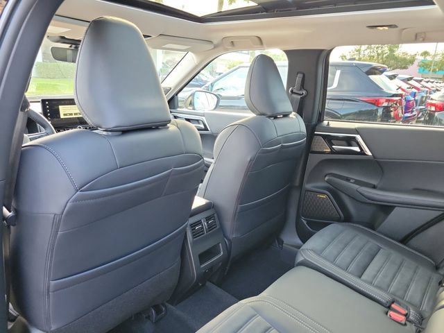 New 2026 Mitsubishi Outlander SE FWD image 15