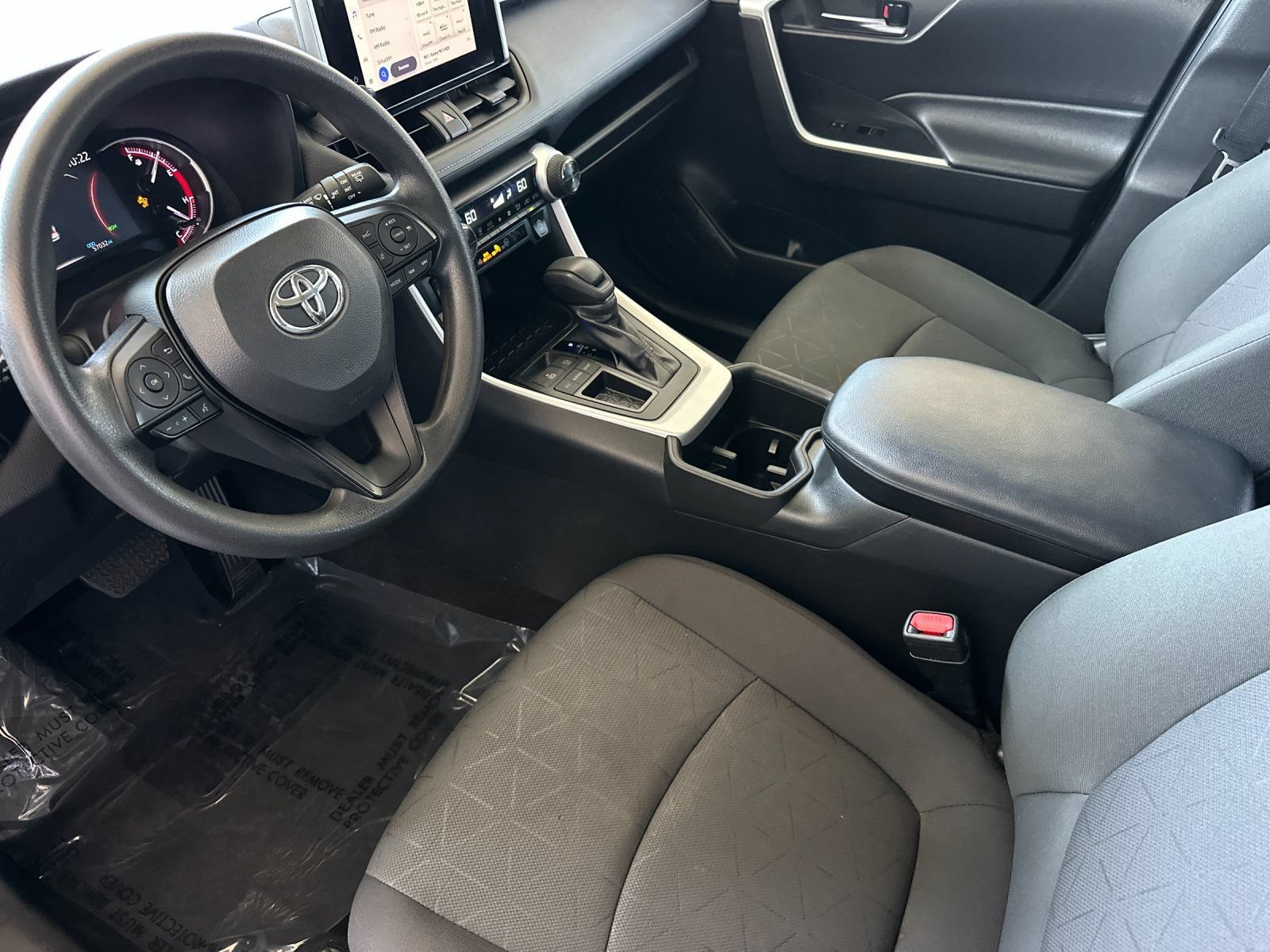 Used 2024 Toyota RAV4 XLE FWD image 9