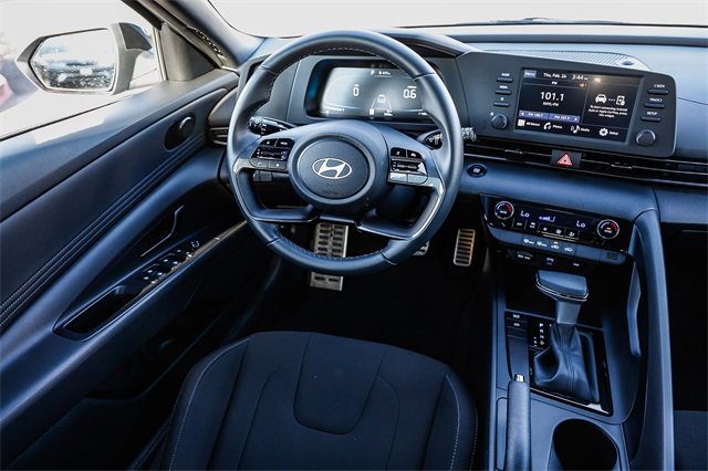 Certified 2025 Hyundai Elantra Sport image 17