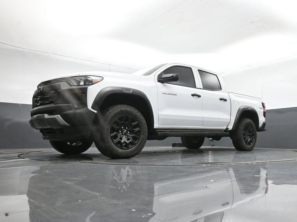 Used 2024 Chevrolet Colorado Trail Boss w/ Technology Package image 39