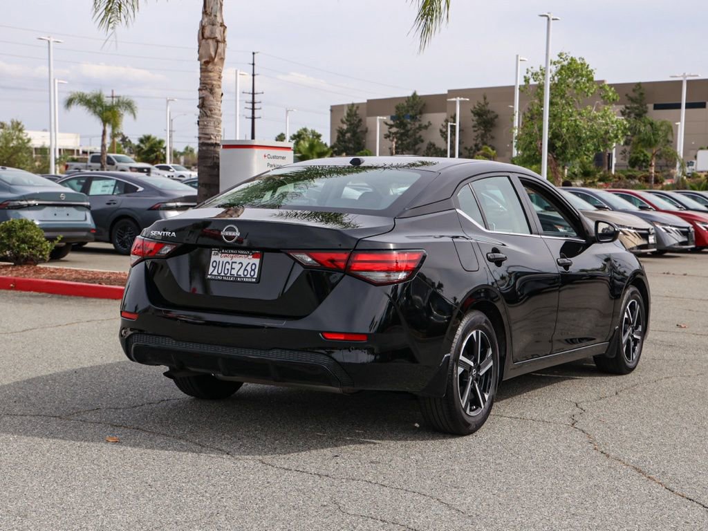 Used 2025 Nissan Sentra SV image 4