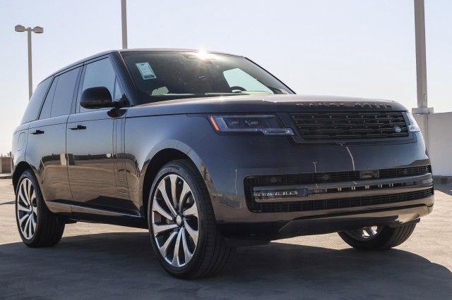 New 2025 Land Rover Range Rover SE image 3
