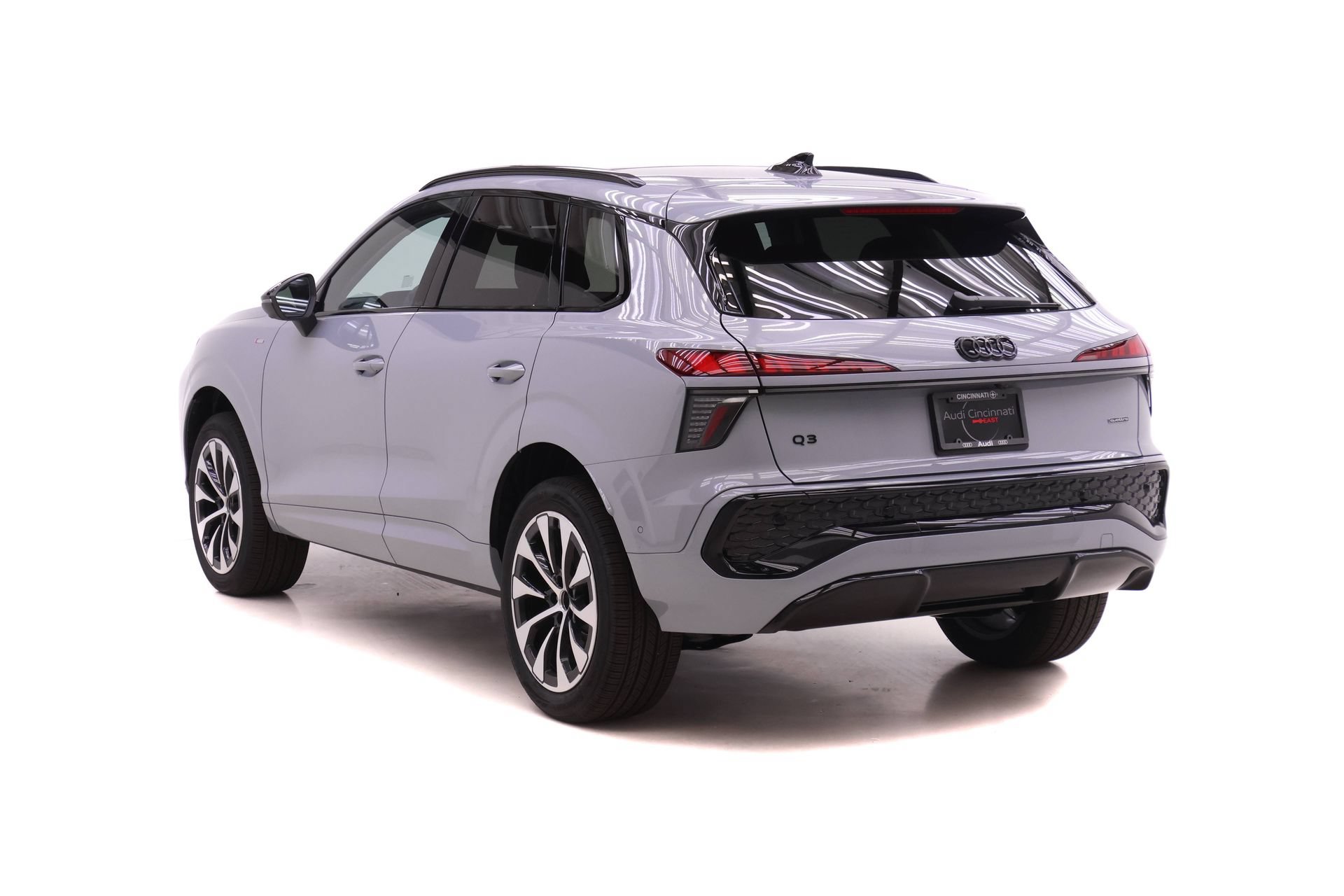 New 2026 Audi Q3 quattro 2.0T w/ Driver Assistance Package AWD/4WD image 5