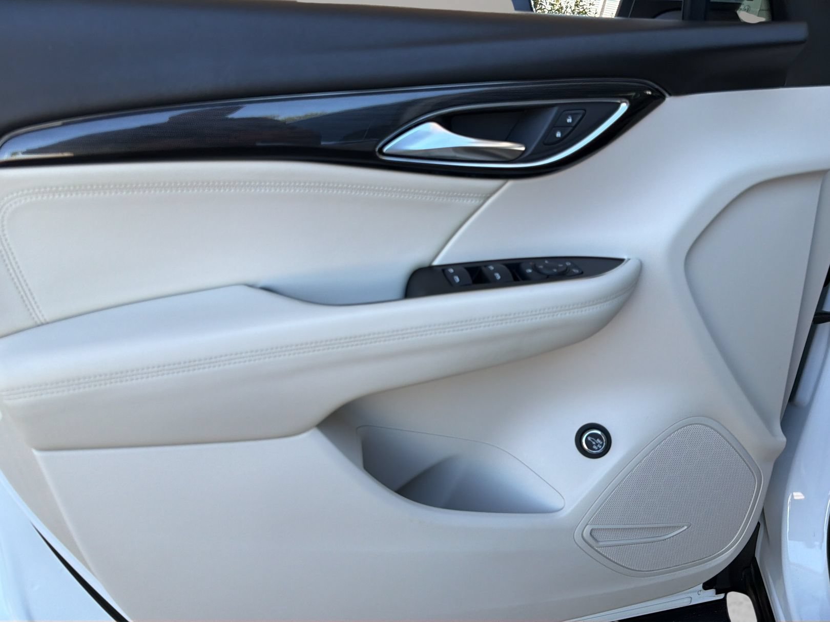 Used 2022 Buick Envision Preferred FWD image 9