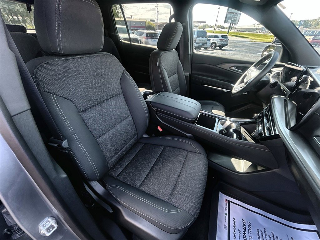 Used 2025 Chevrolet Traverse LT w/ LPO, Floor Liner Package image 31