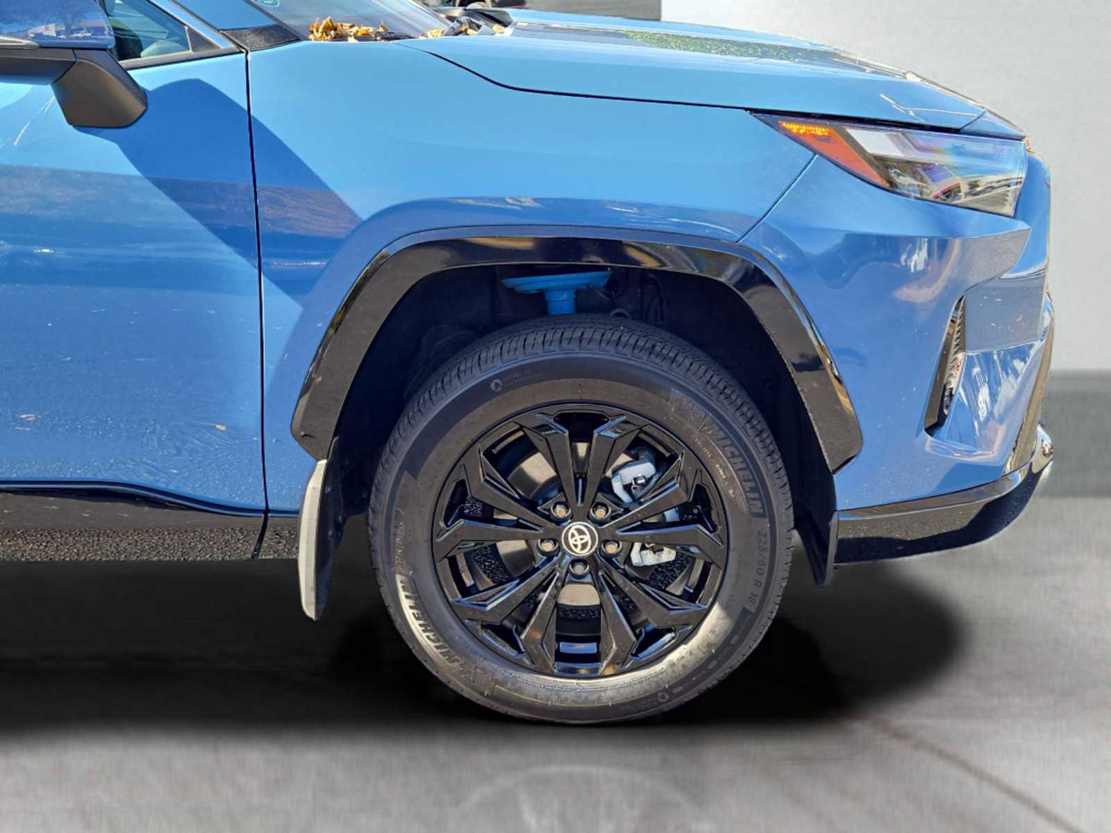 Used 2025 Toyota RAV4 SE image 11