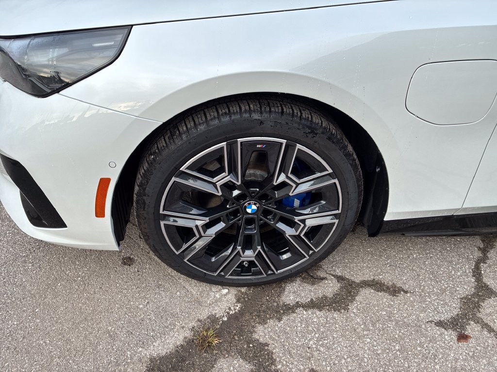 New 2027 BMW 550e xDrive w/ Premium Package AWD/4WD image 9