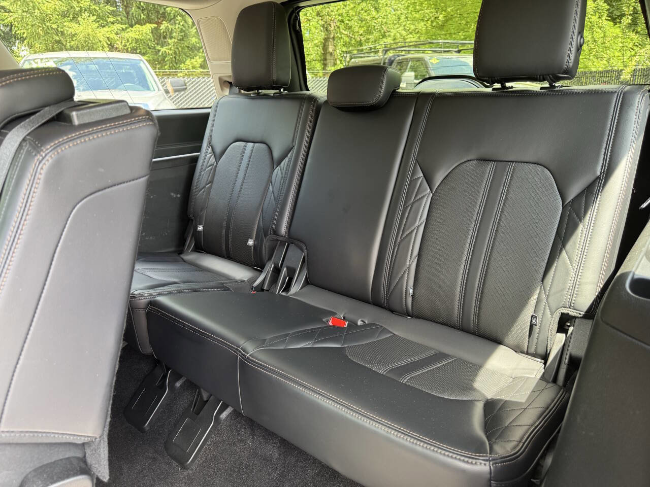 Used 2019 Ford Expedition Platinum image 19