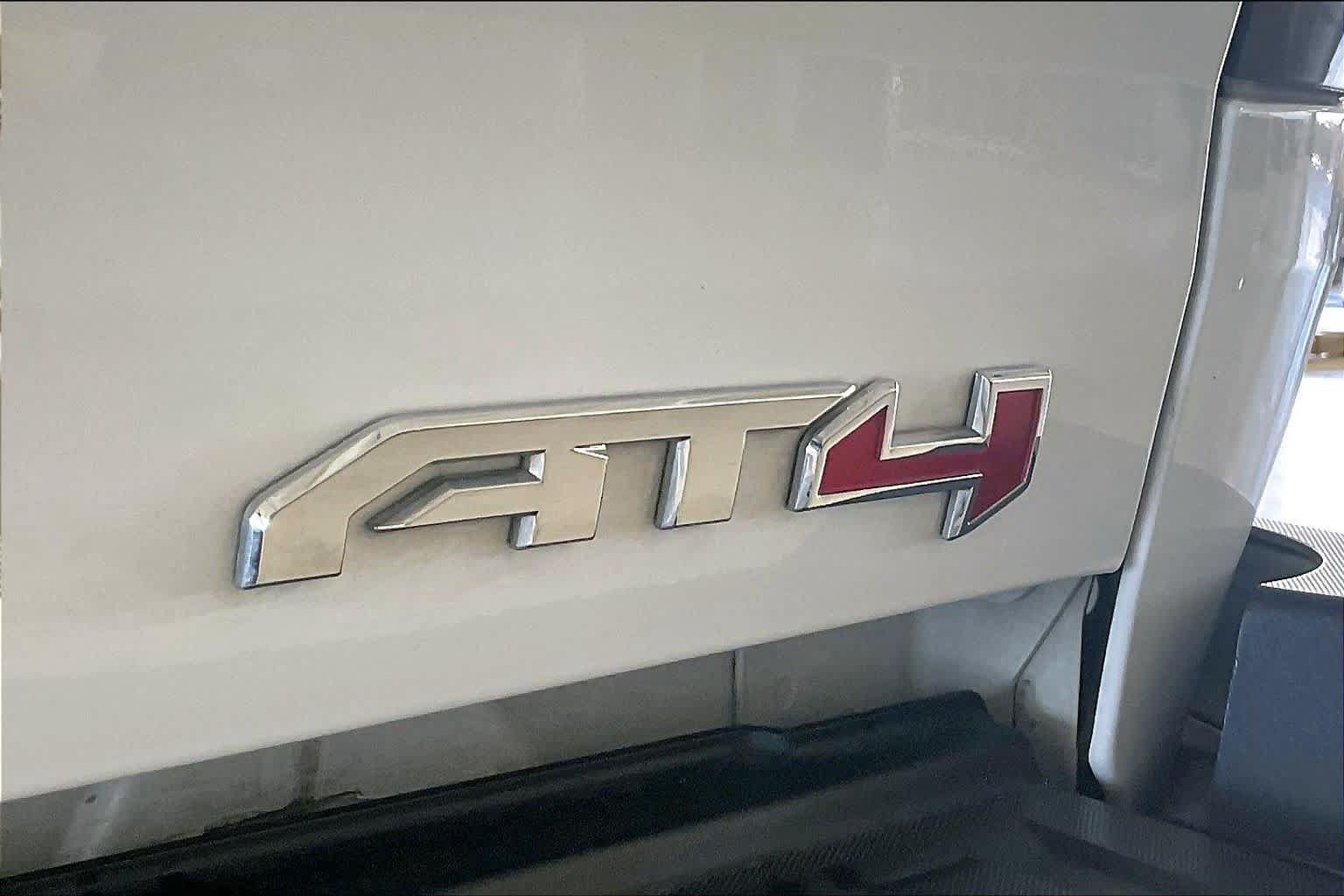 Used 2021 GMC Canyon AT4 w/ Driver Alert Package AWD/4WD image 9