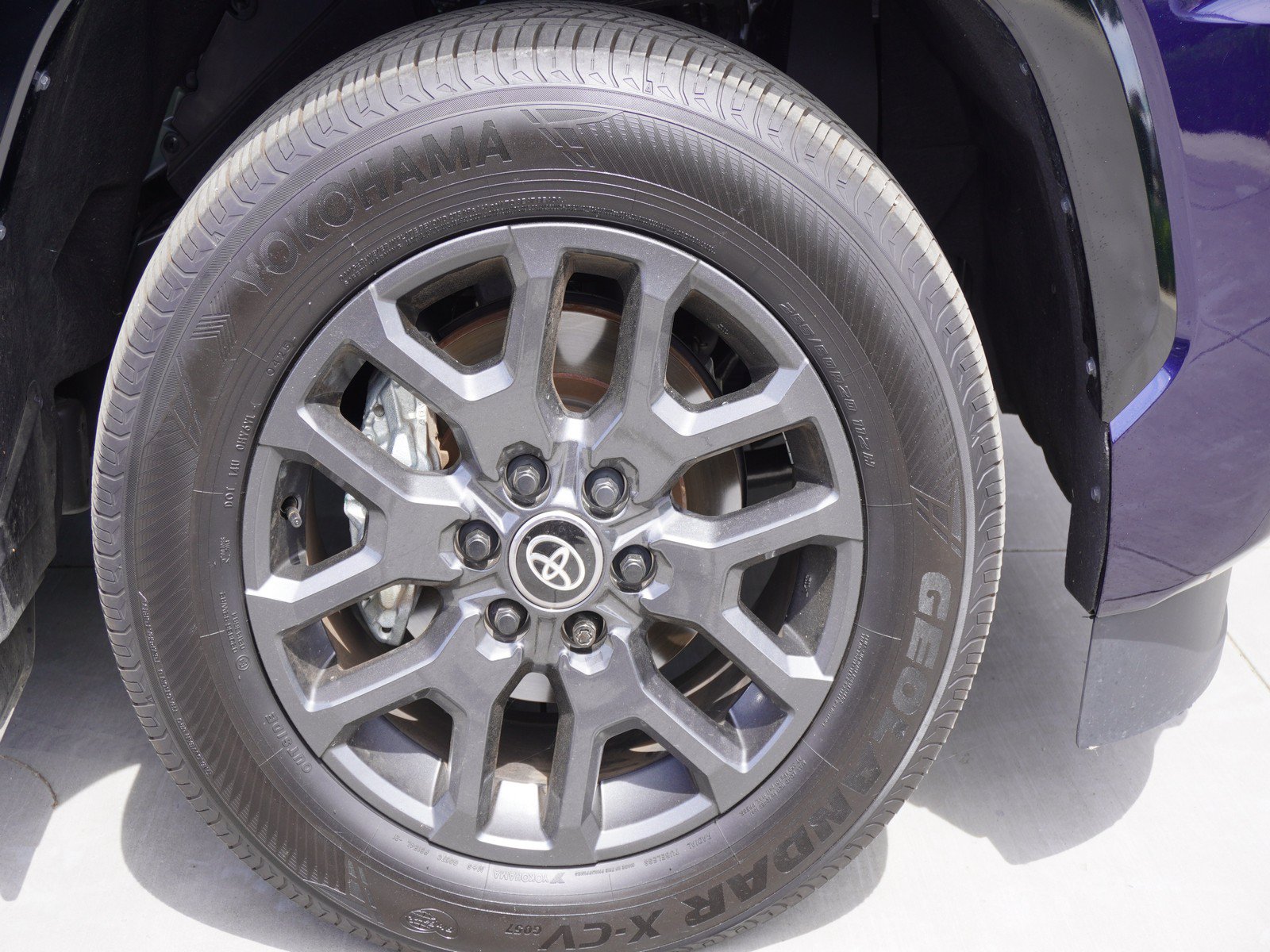 Used 2025 Toyota Sequoia Platinum AWD/4WD image 6