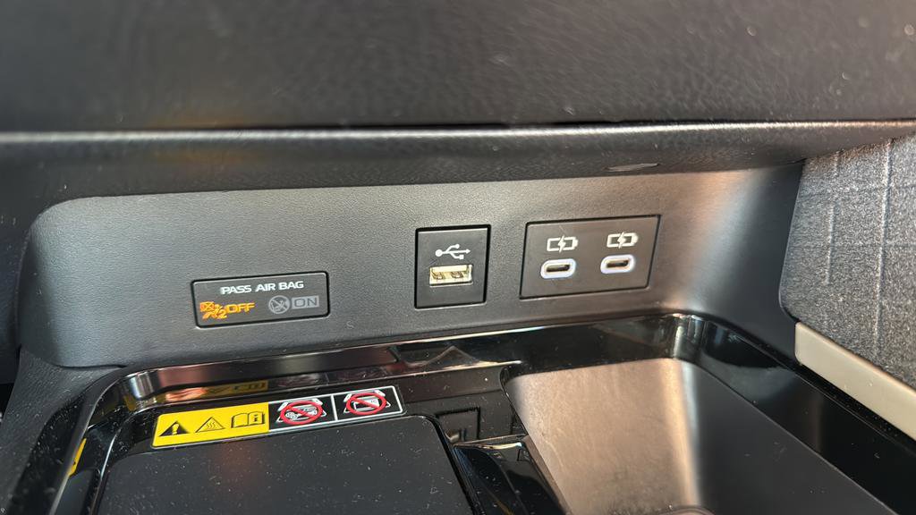 Used 2025 Toyota Camry XLE FWD image 23