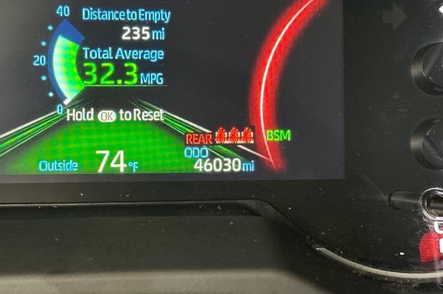 Used 2025 Toyota RAV4 XLE FWD image 30