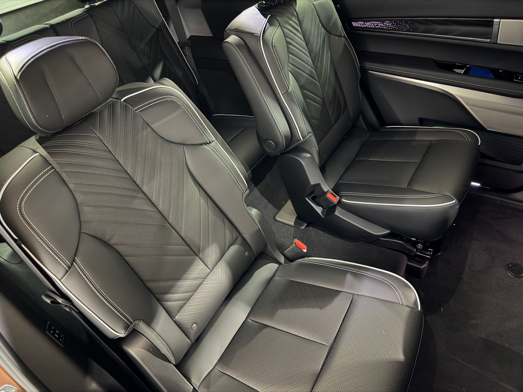 New 2027 Cadillac Vistiq Platinum AWD/4WD image 60