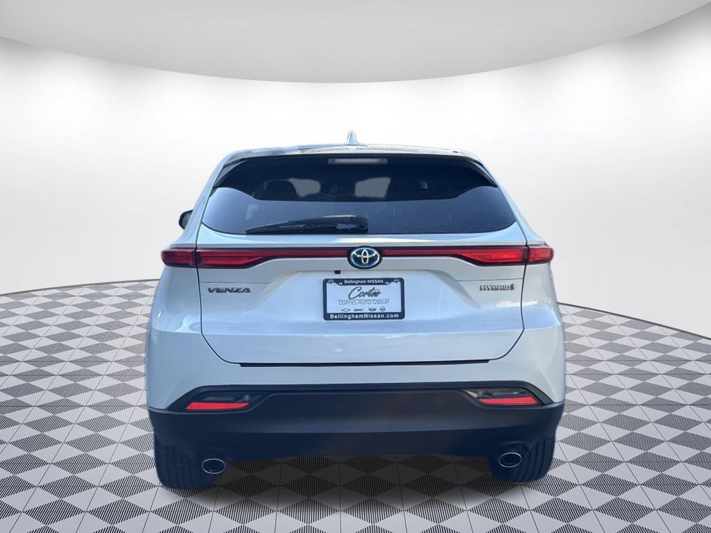 Used 2022 Toyota Venza LE AWD/4WD image 6