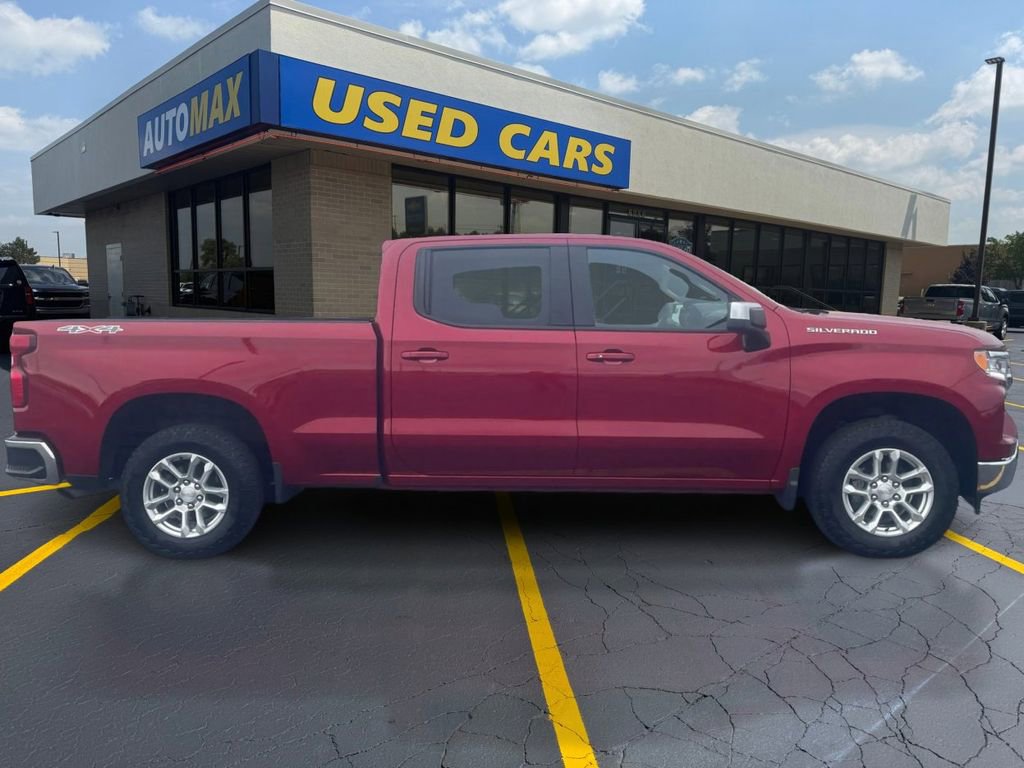Used 2024 Chevrolet Silverado 1500 LT w/ Convenience Package II AWD/4WD image 2