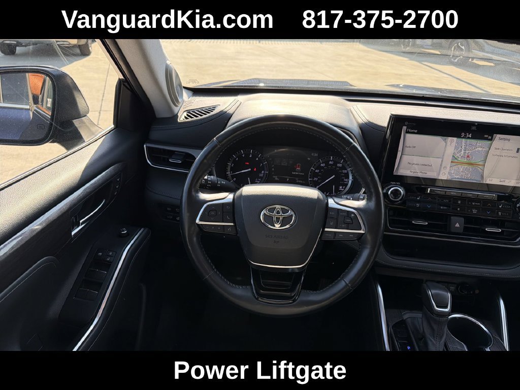 Used 2021 Toyota Highlander Limited FWD image 13