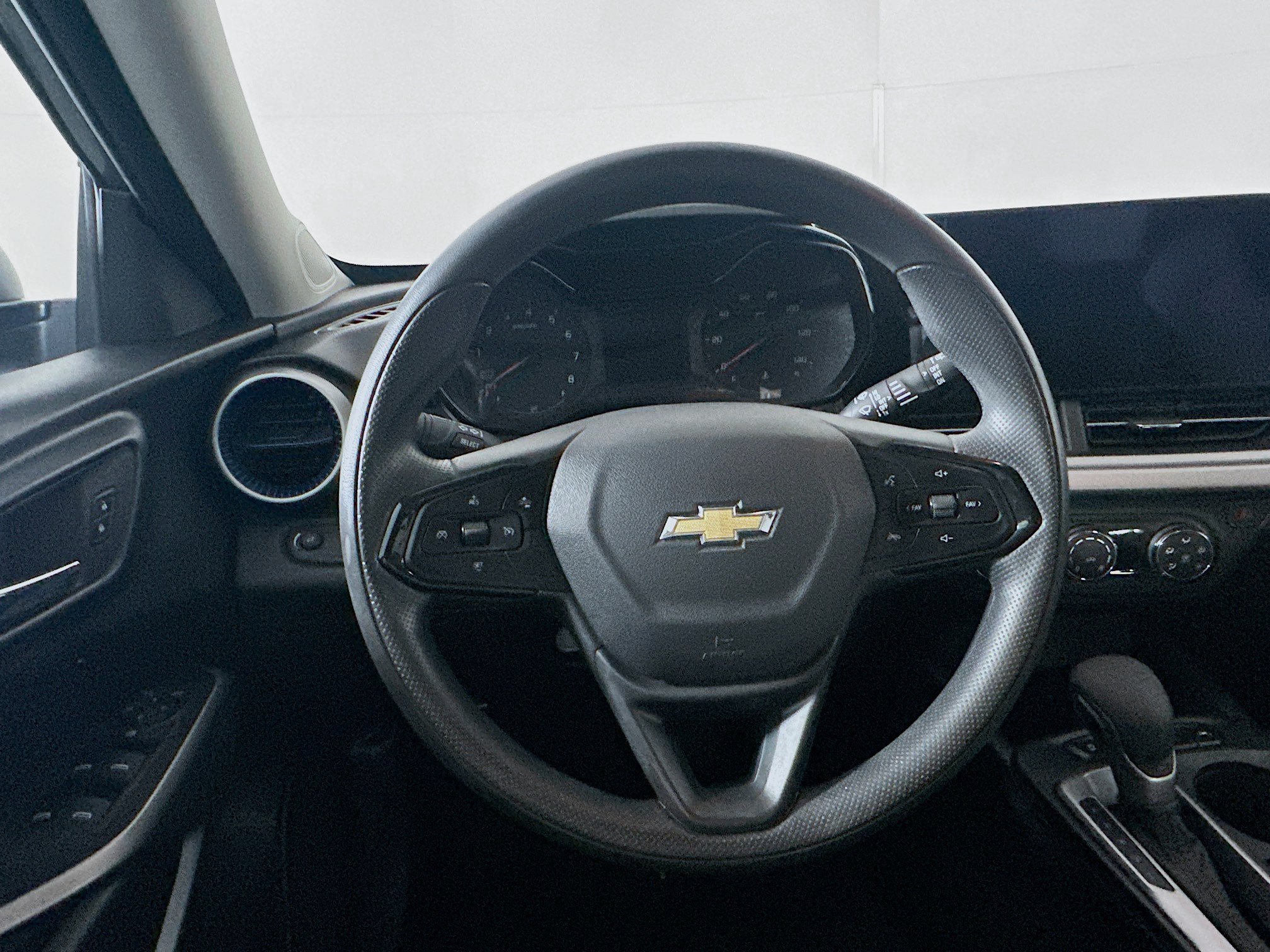 Used 2024 Chevrolet Trax LS FWD image 18