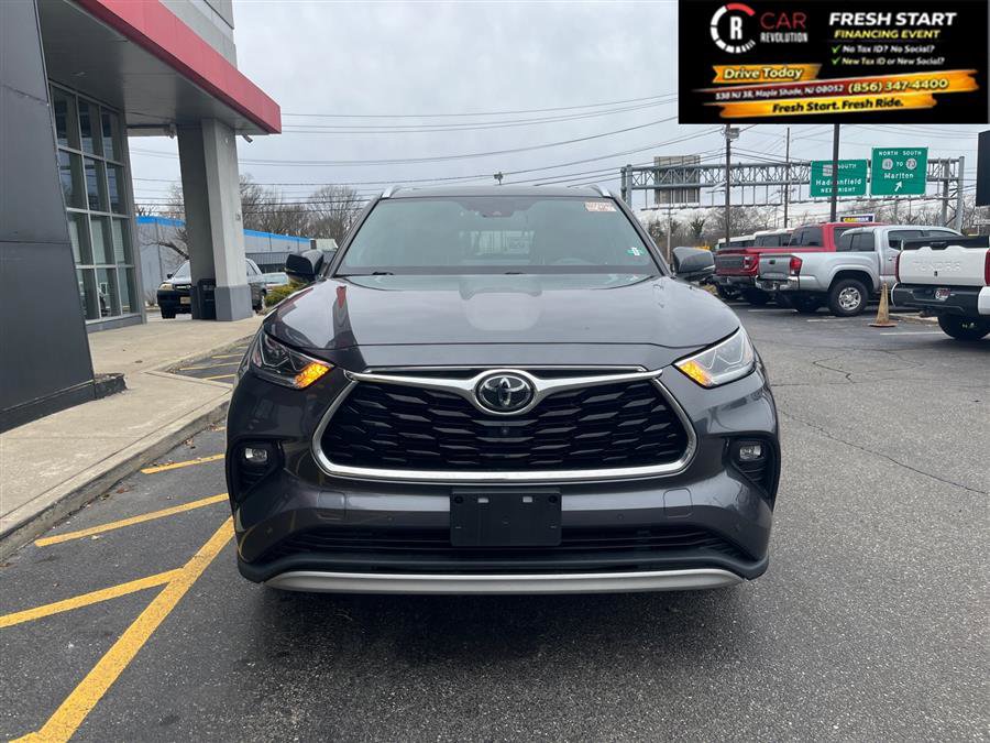 Used 2020 Toyota Highlander Platinum image 2
