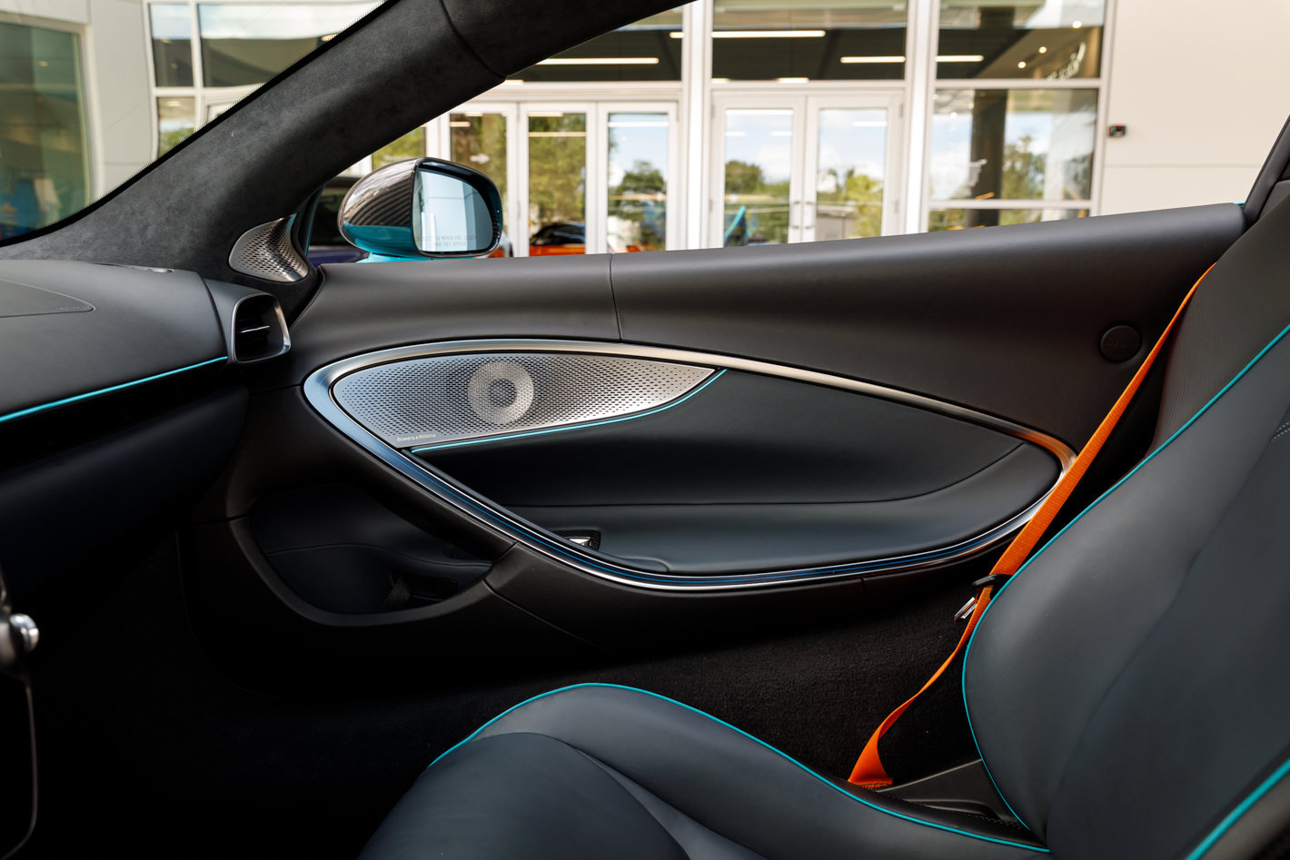 Used 2023 McLaren Artura RWD image 44