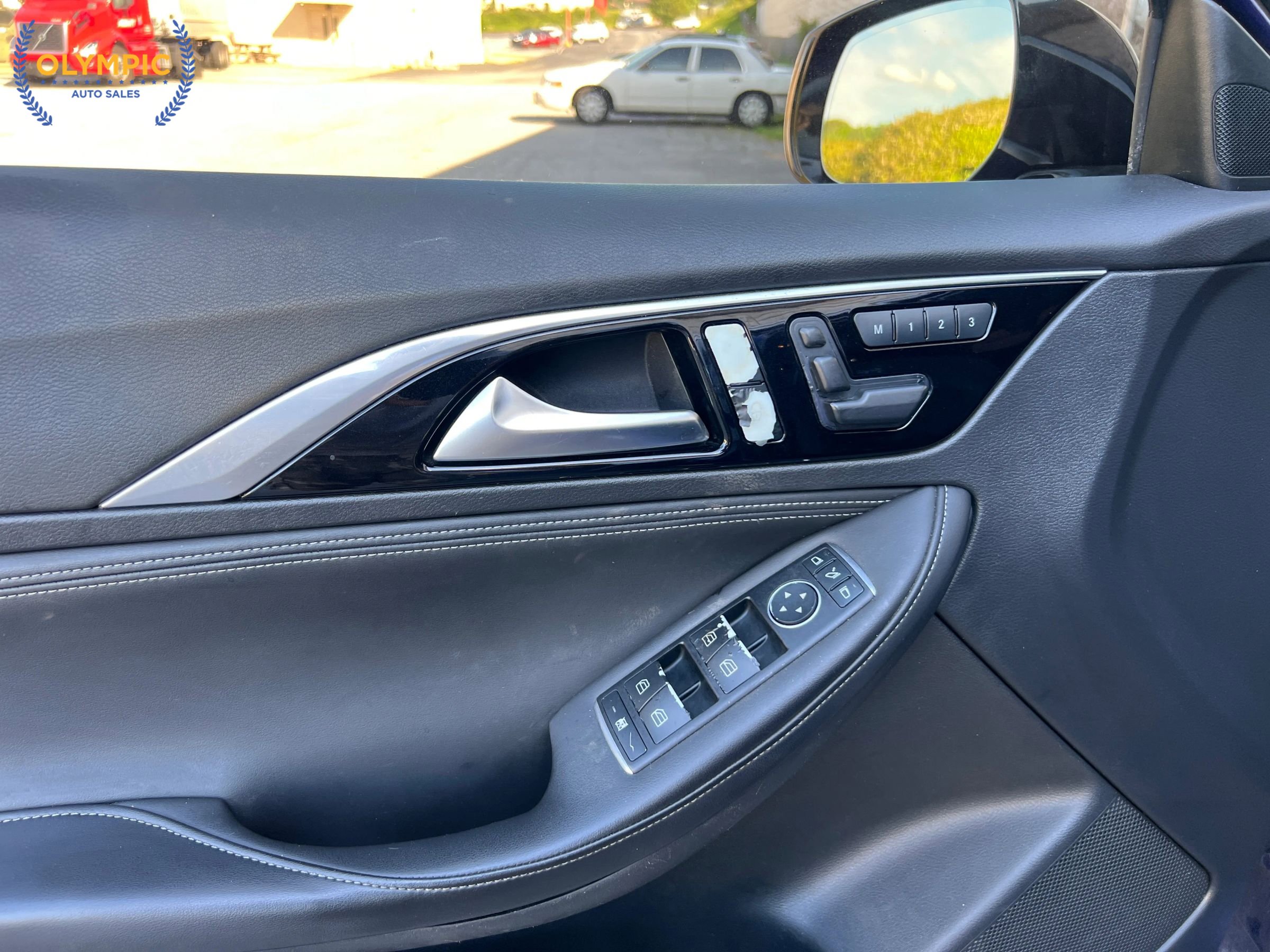 Used 2018 INFINITI QX30 Premium w/ Cargo Package AWD/4WD image 36