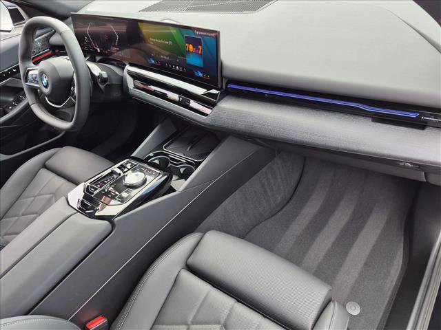 Certified 2024 BMW 530i xDrive AWD/4WD image 20