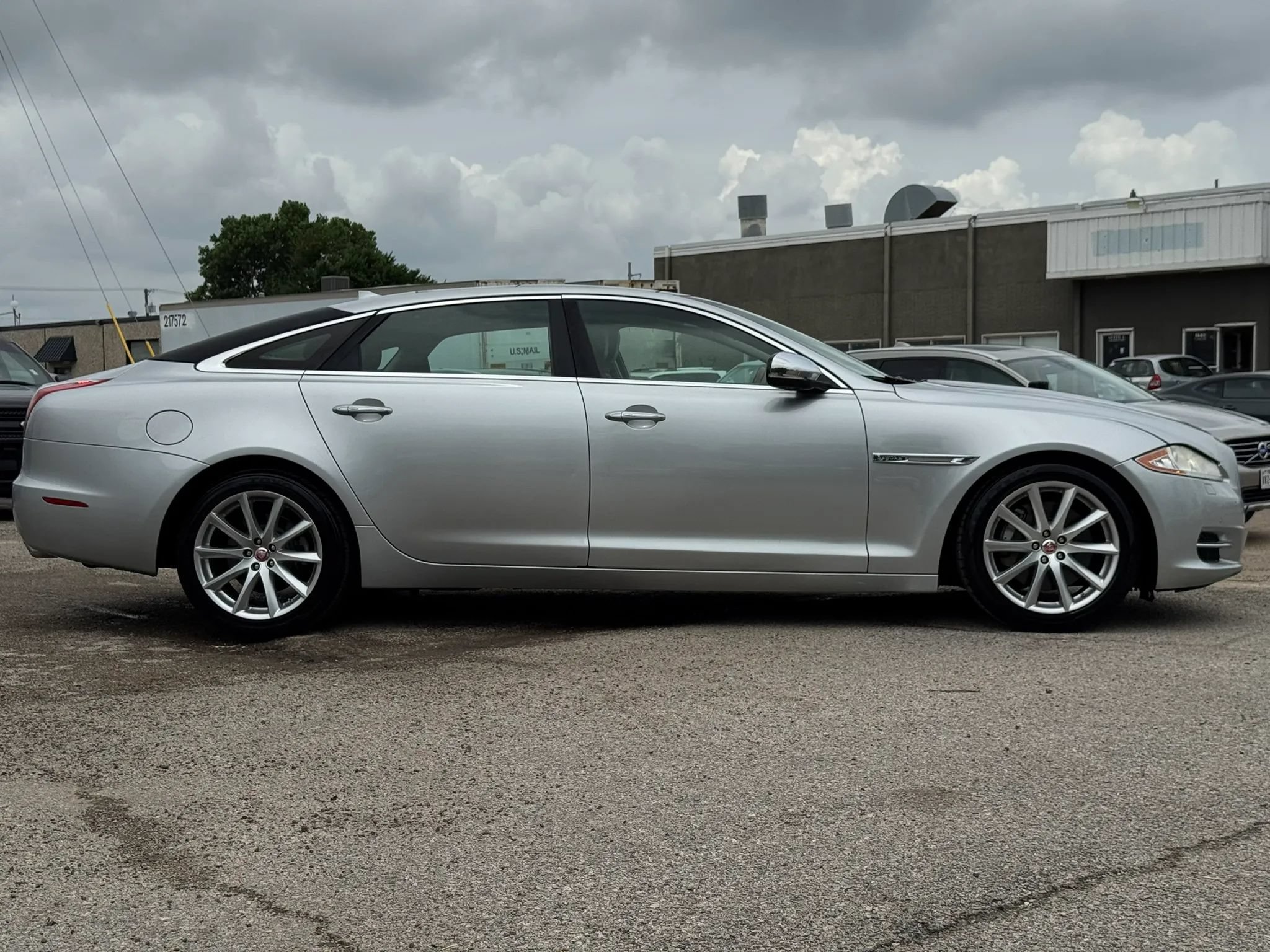 Used 2014 Jaguar XJ L Portfolio RWD image 8