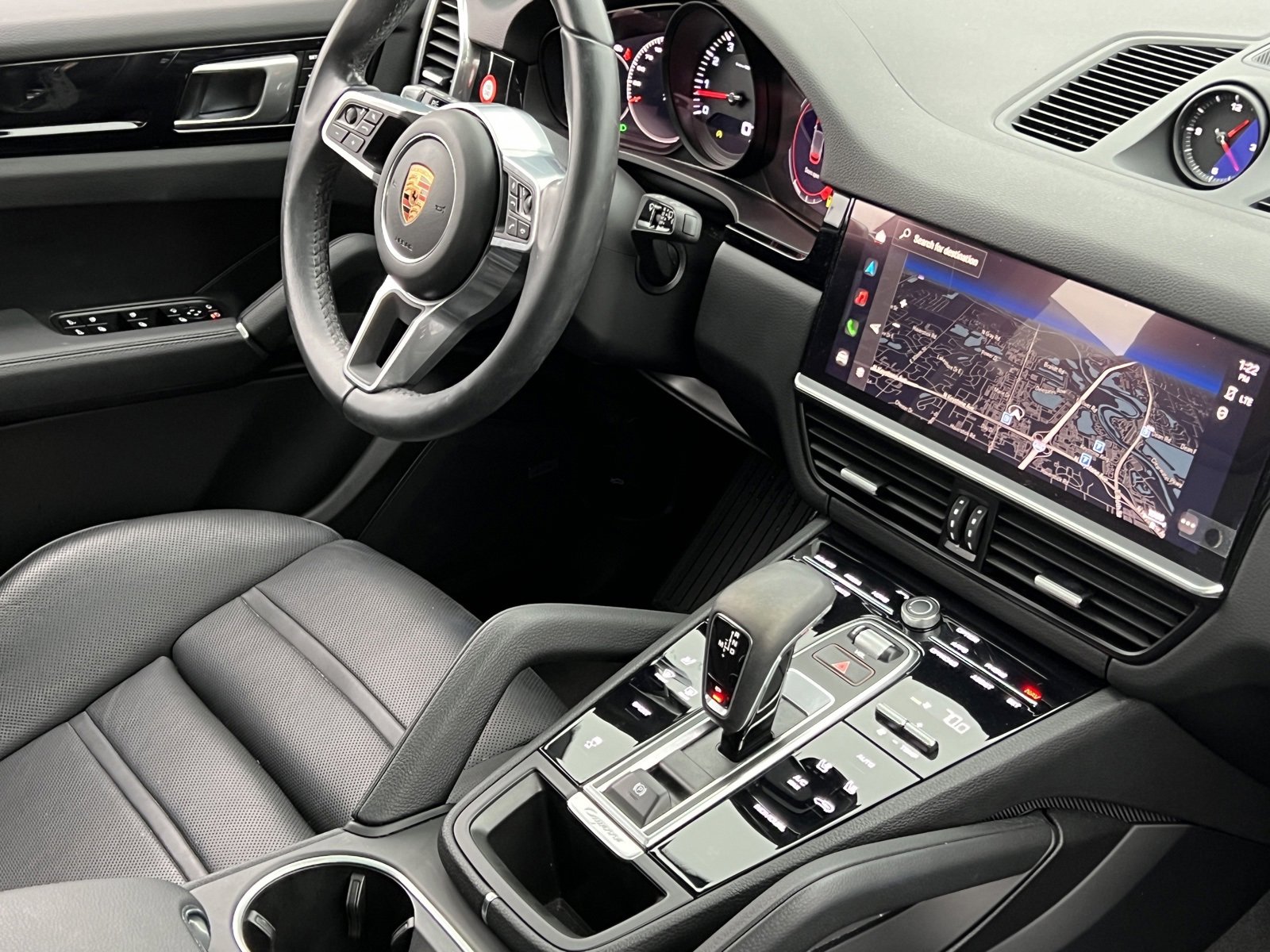Certified 2022 Porsche Cayenne Platinum Edition image 14