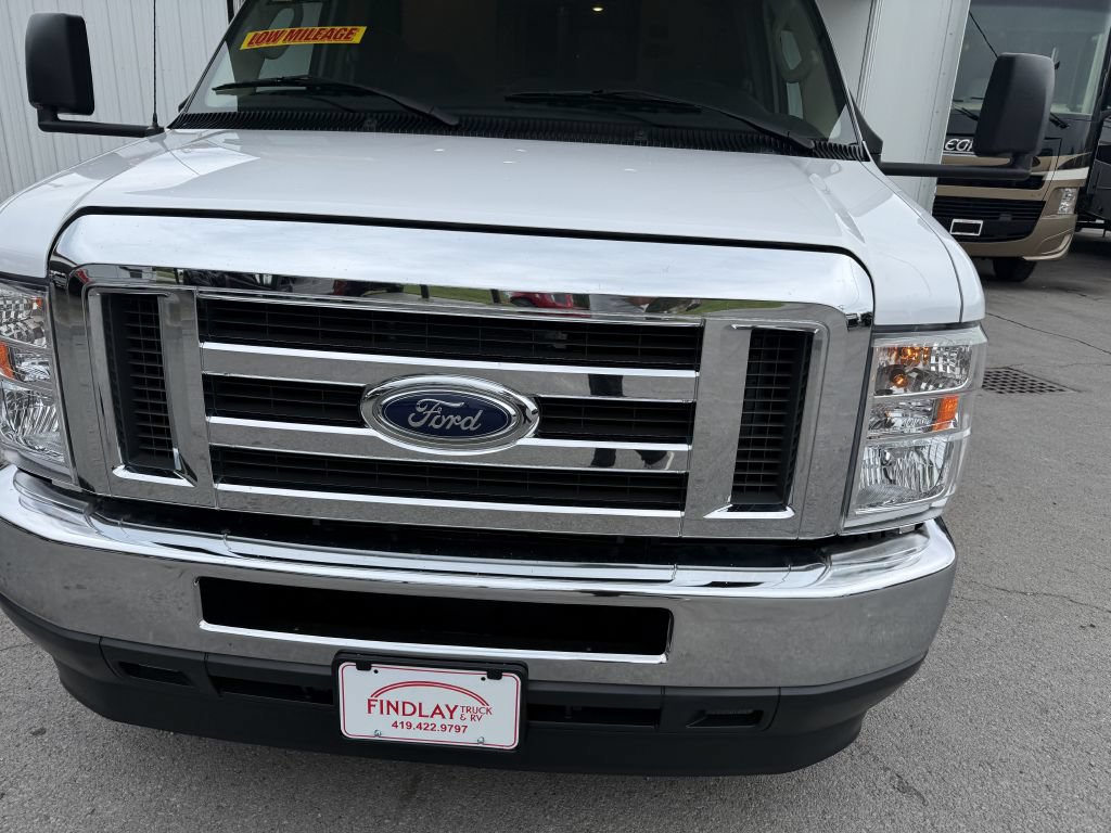 Used 2023 Ford E-450 and Econoline 450 Super Duty w/ Motorhome Prep Package RWD image 34
