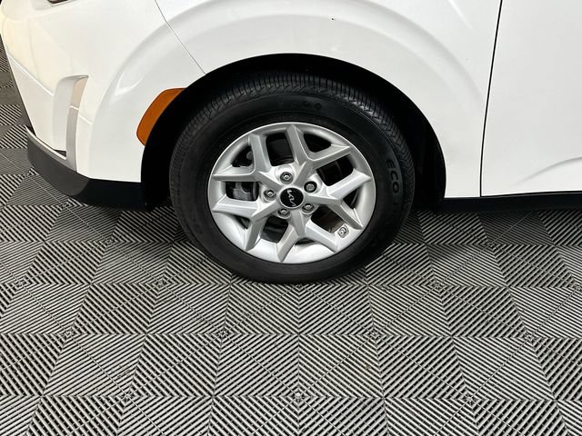 Used 2023 Kia Soul LX w/ LX Technology Package FWD image 11