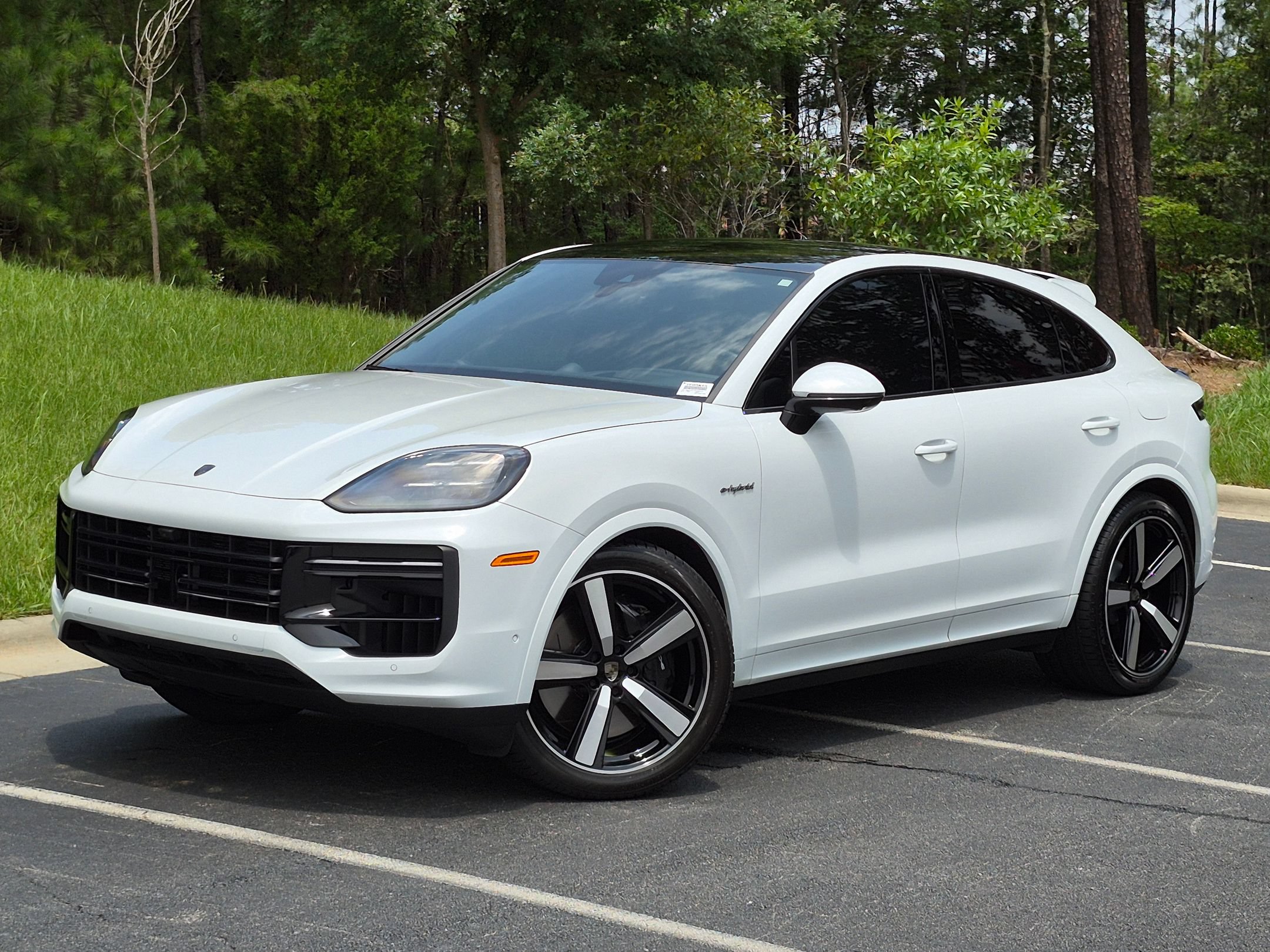Certified 2026 Porsche Cayenne Turbo AWD/4WD image 1
