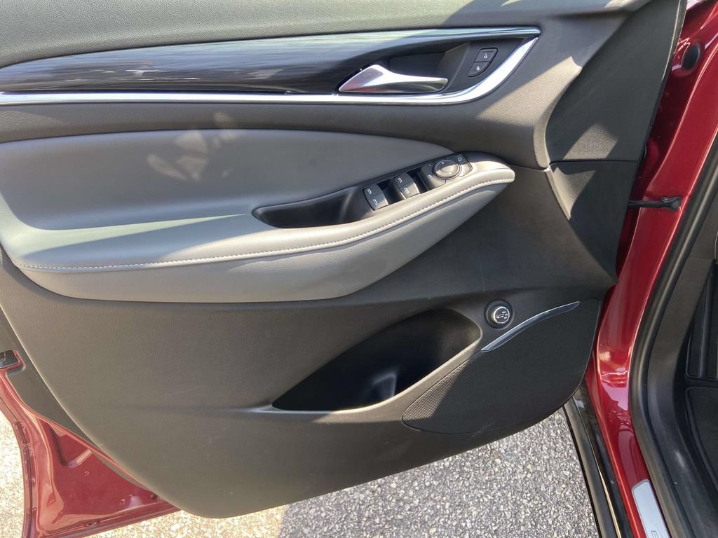Used 2019 Buick Enclave Essence FWD image 11