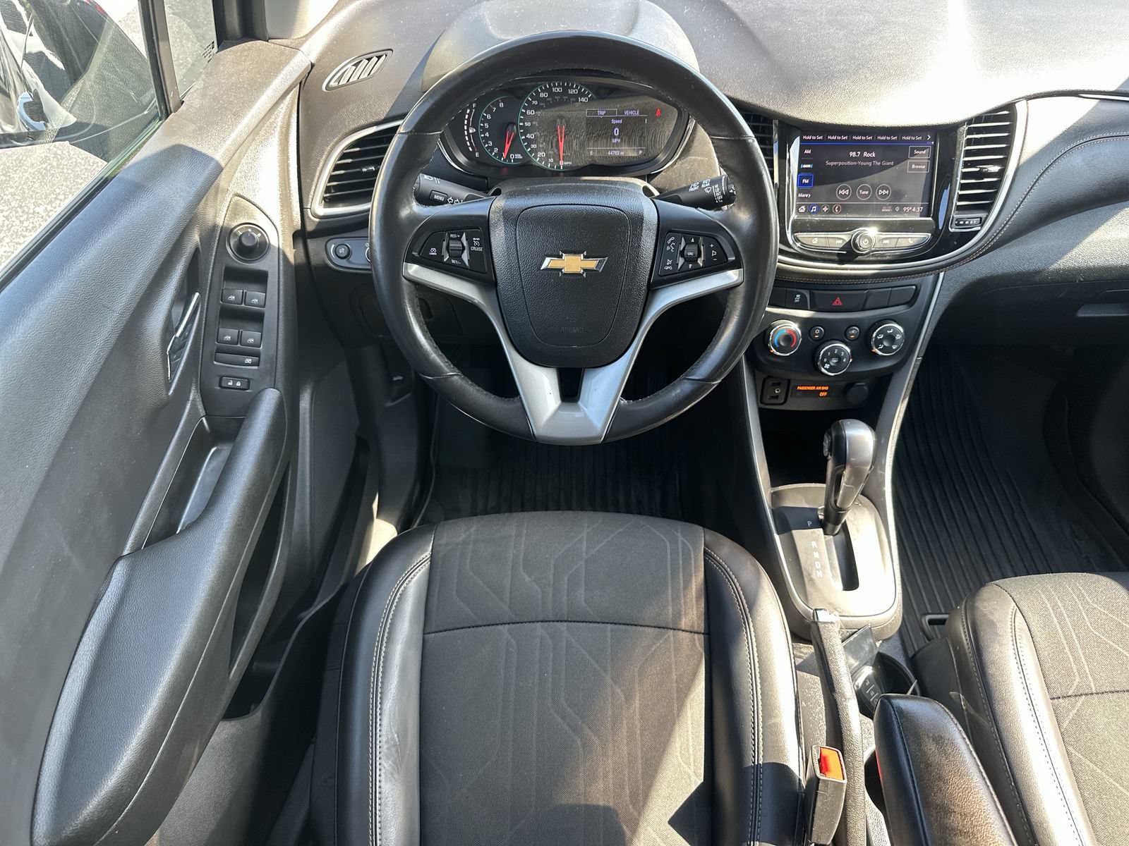 Used 2020 Chevrolet Trax LT w/ Driver Confidence Package FWD image 17