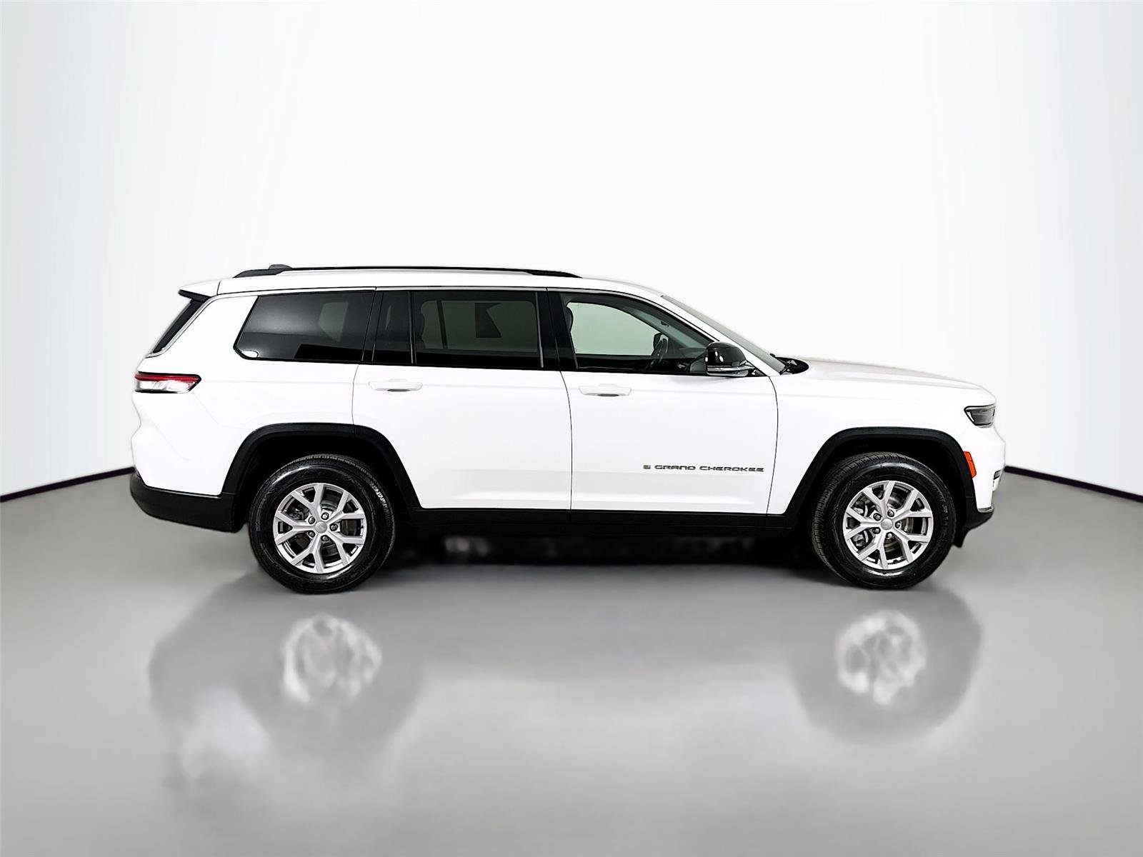 Used 2022 Jeep Grand Cherokee L Limited image 9