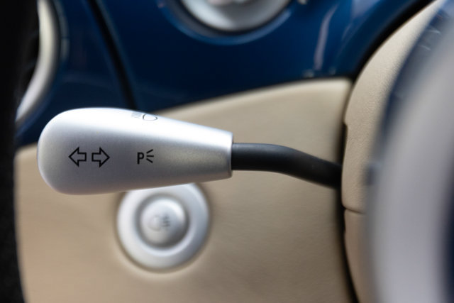 Used 2001 BMW Z8 RWD image 84