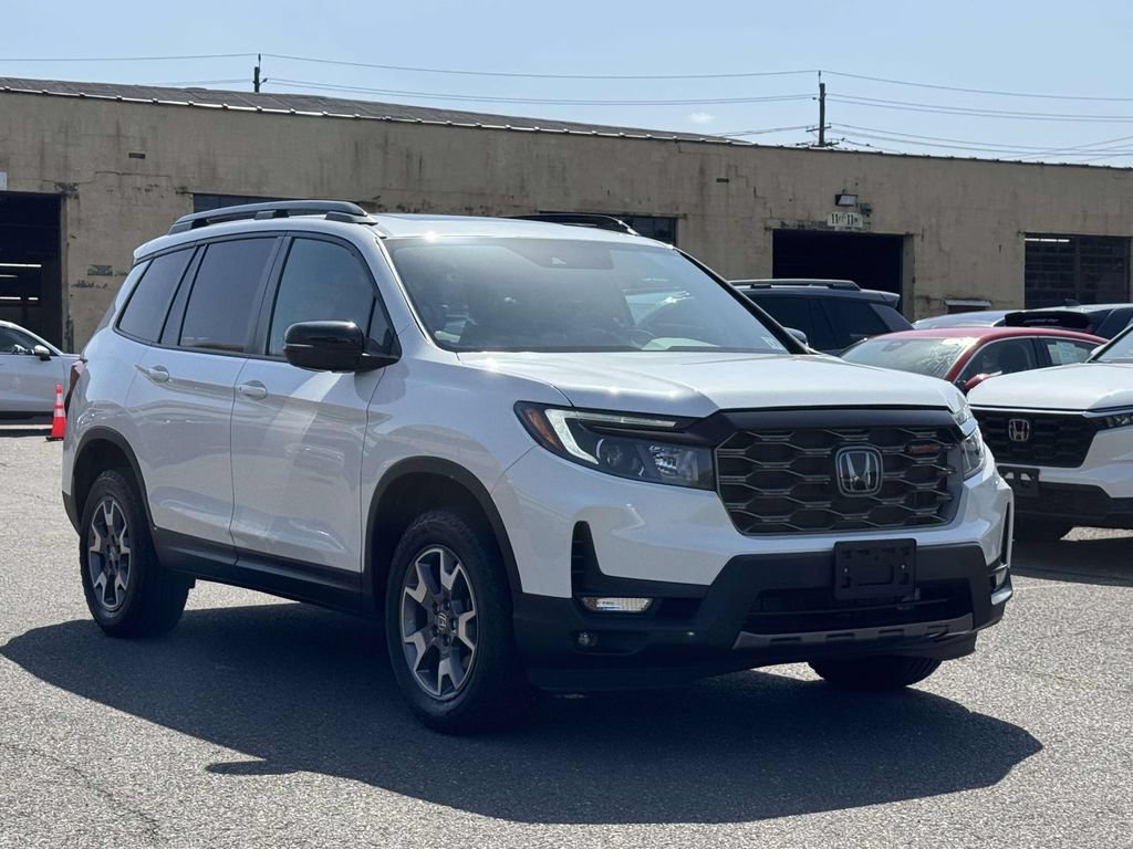 Certified 2022 Honda Passport TrailSport image 2