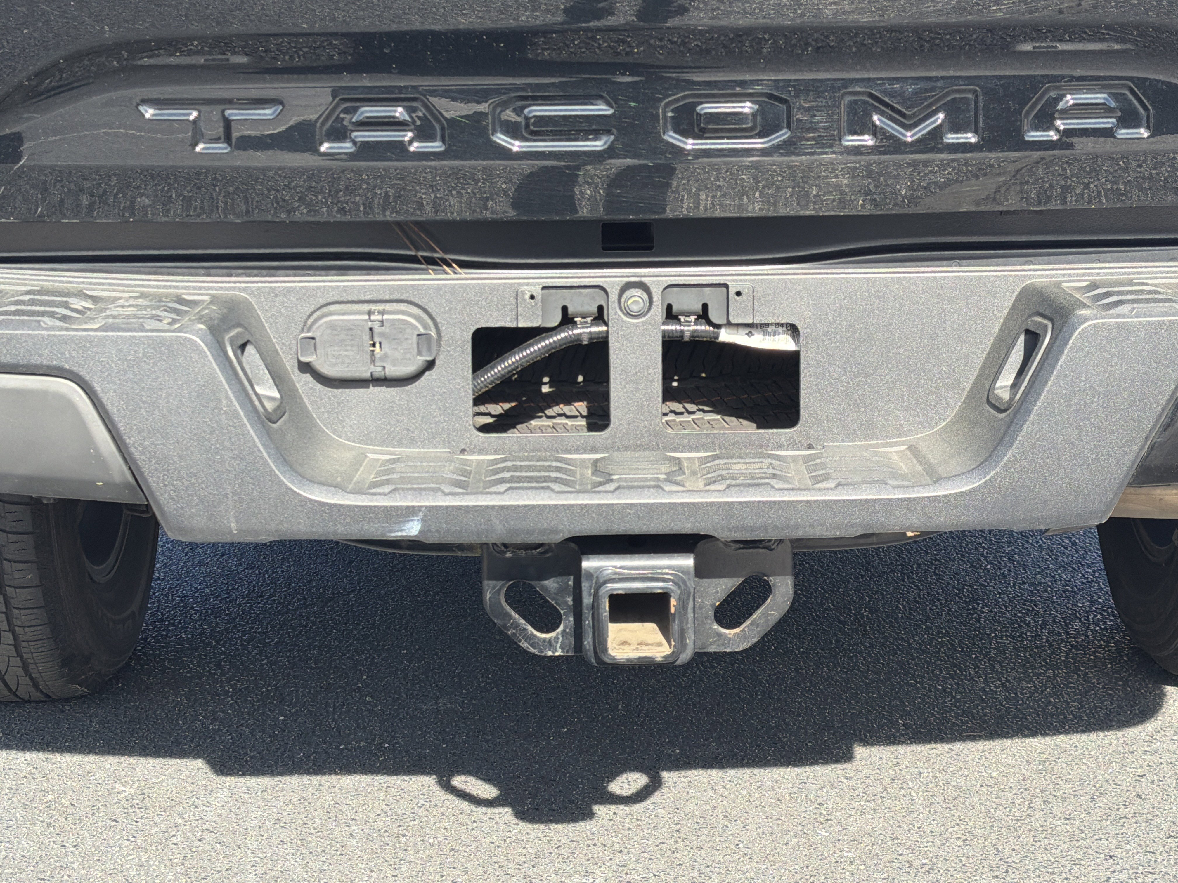 Used 2023 Toyota Tacoma SR5 w/ Technology Package image 25