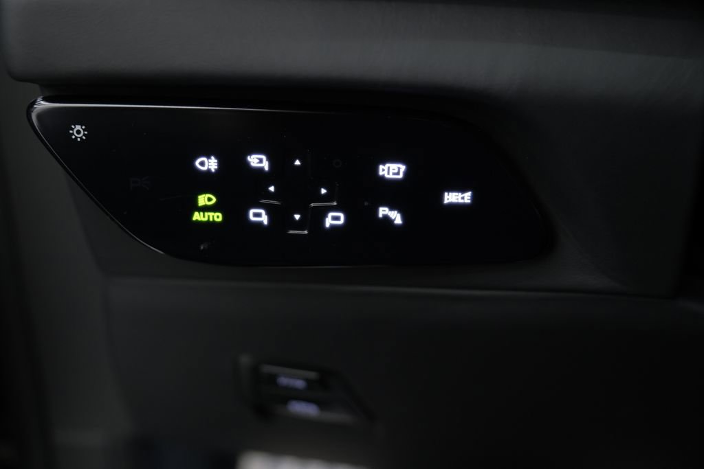 Used 2024 Ferrari Purosangue AWD/4WD image 77