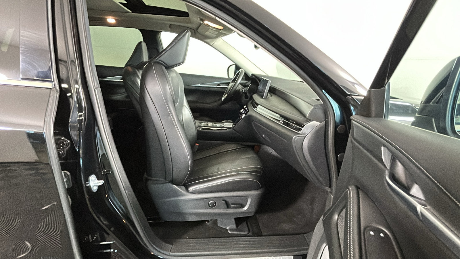 Used 2024 INFINITI QX60 Luxe AWD/4WD image 35