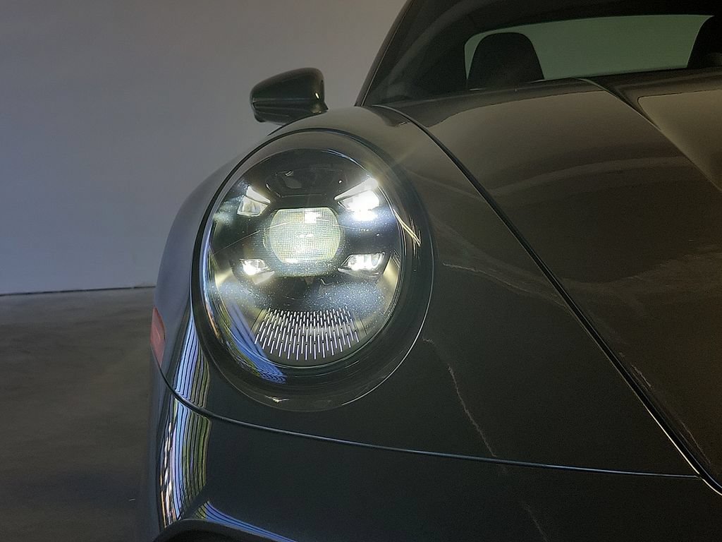Certified 2022 Porsche 911 Turbo AWD/4WD image 9