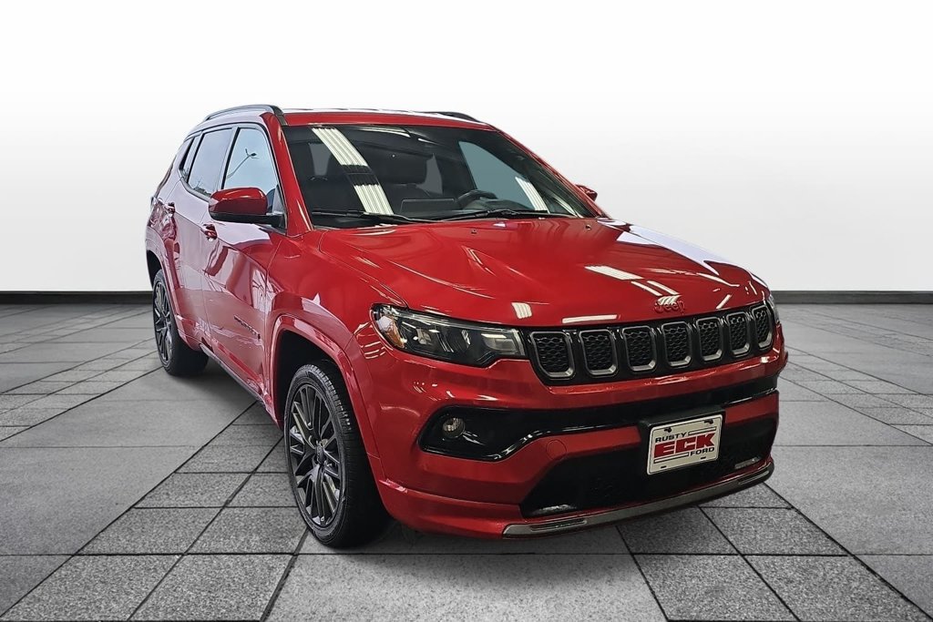 Used 2023 Jeep Compass Limited AWD/4WD image 3