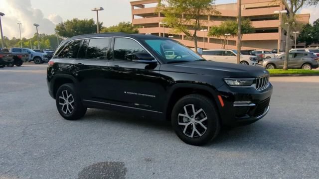 Used 2025 Jeep Grand Cherokee Limited AWD/4WD image 36