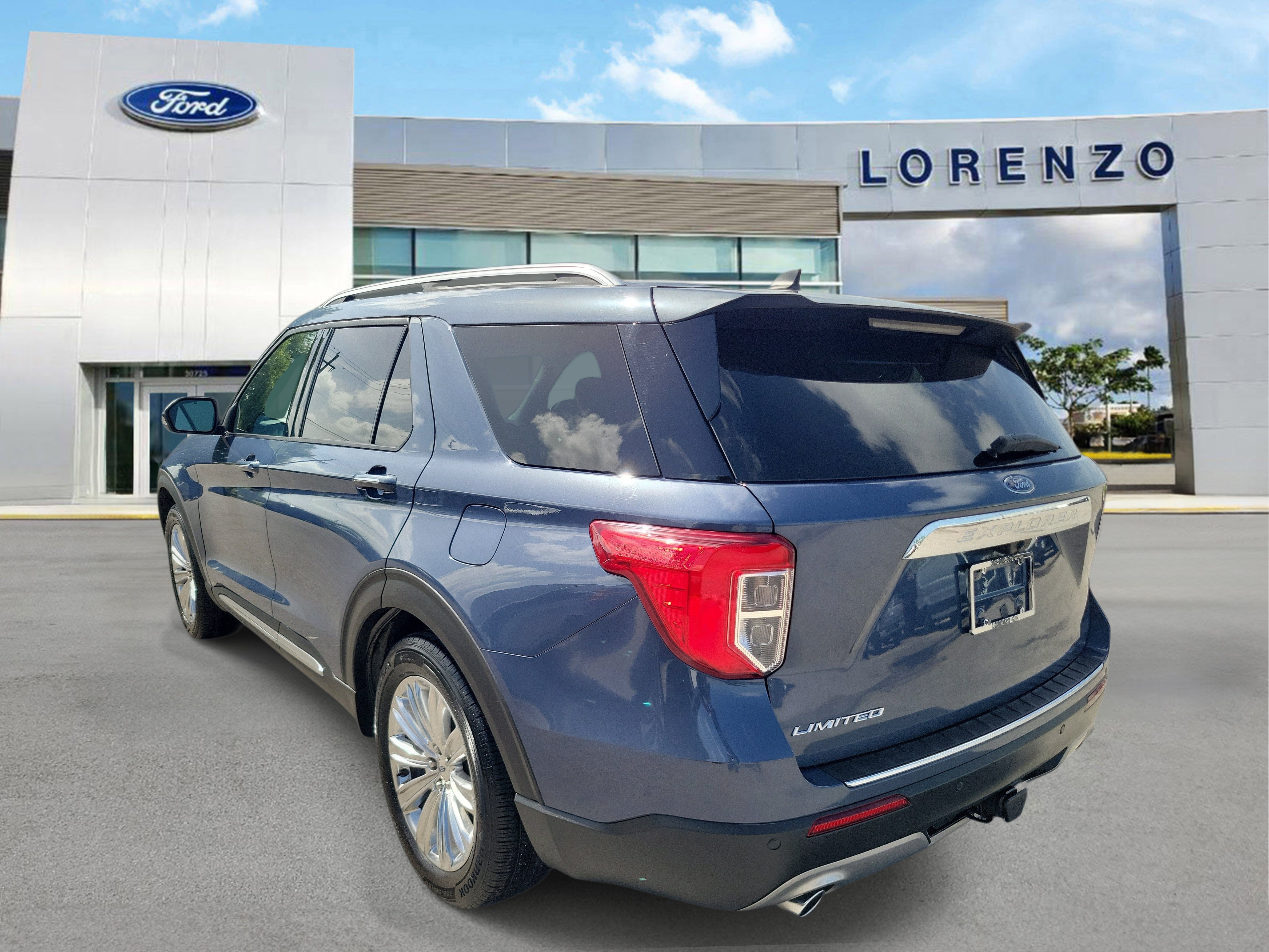 Used 2021 Ford Explorer Limited w/ Equipment Group 301A RWD image 7