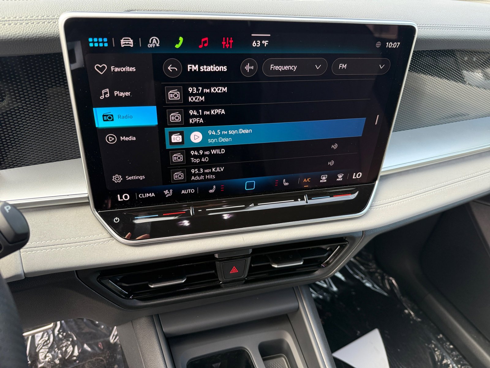 New 2026 Volkswagen Tiguan SE R-Line AWD/4WD image 12