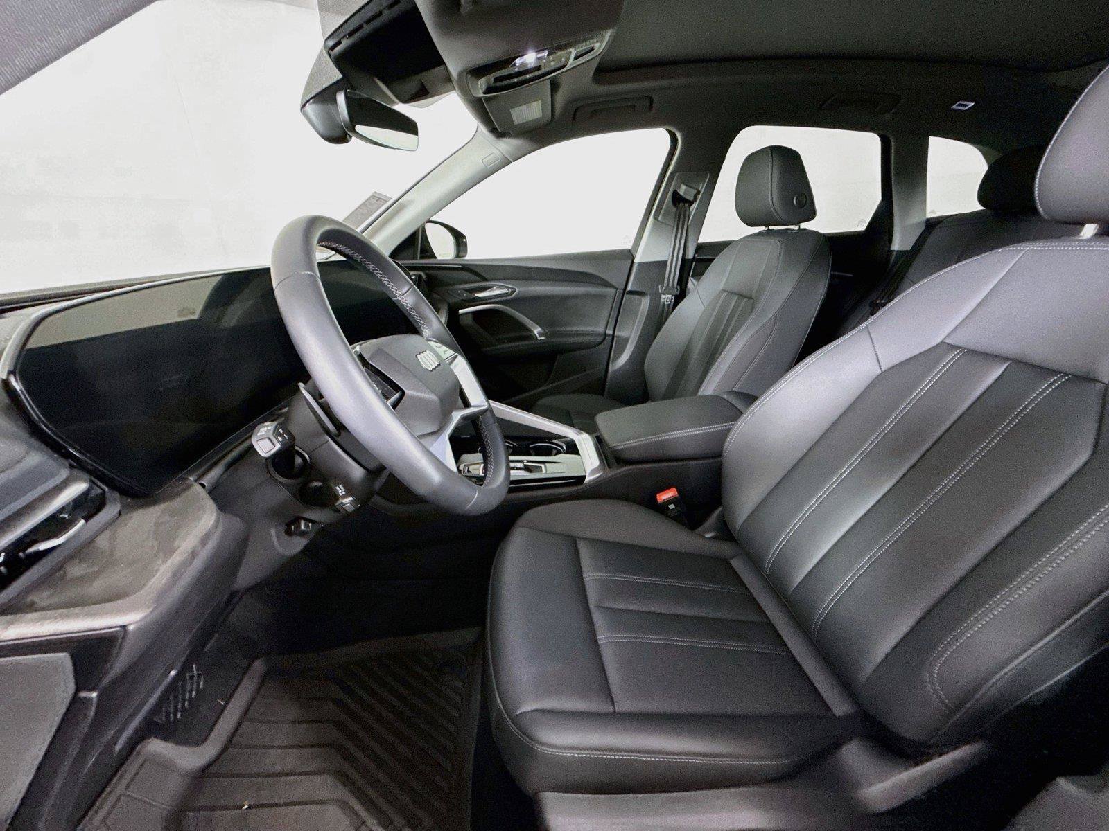 Used 2025 Audi Q5 Premium AWD/4WD image 3
