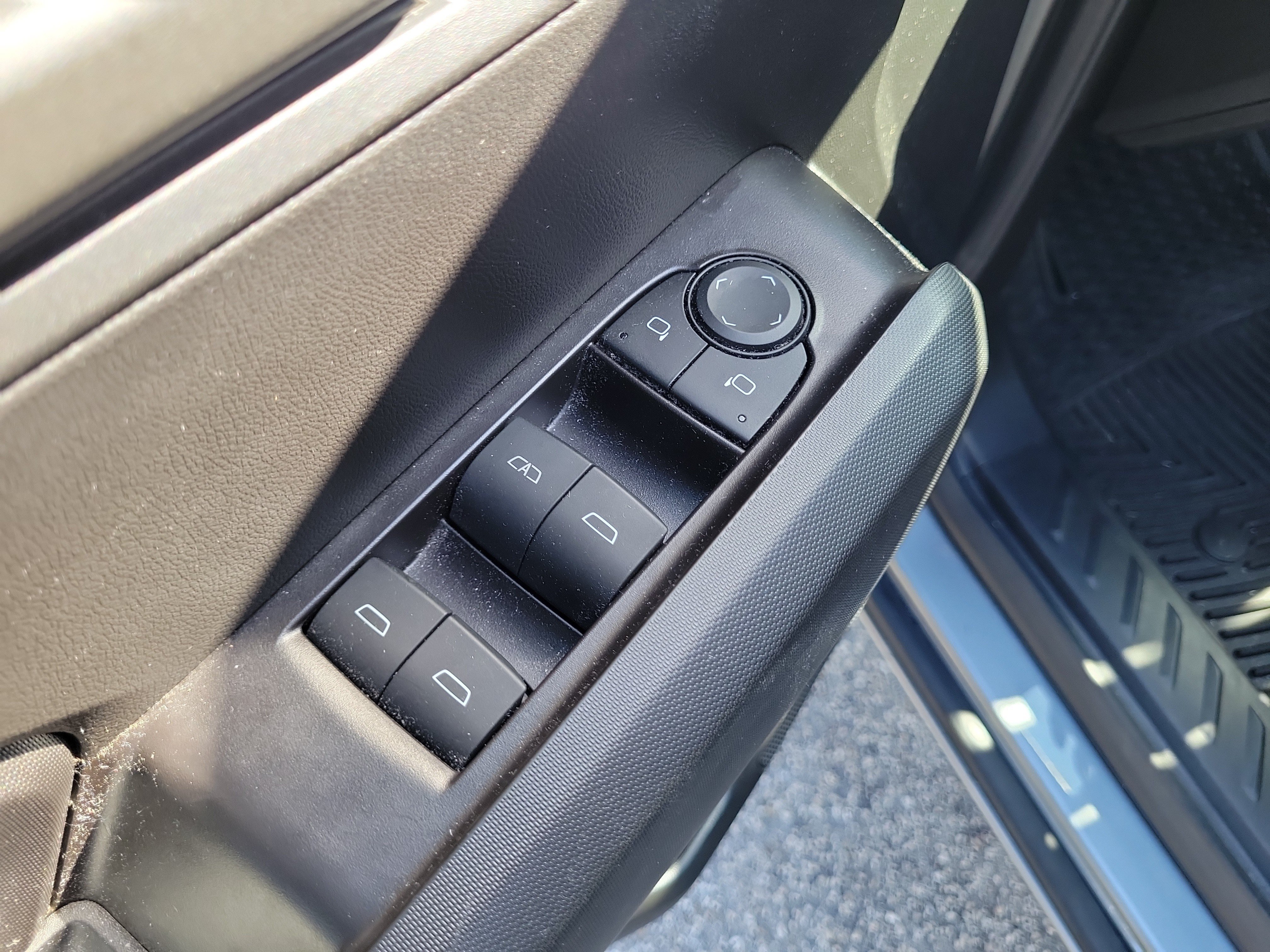 Used 2024 Chevrolet Colorado Trail Boss w/ Technology Package AWD/4WD image 20