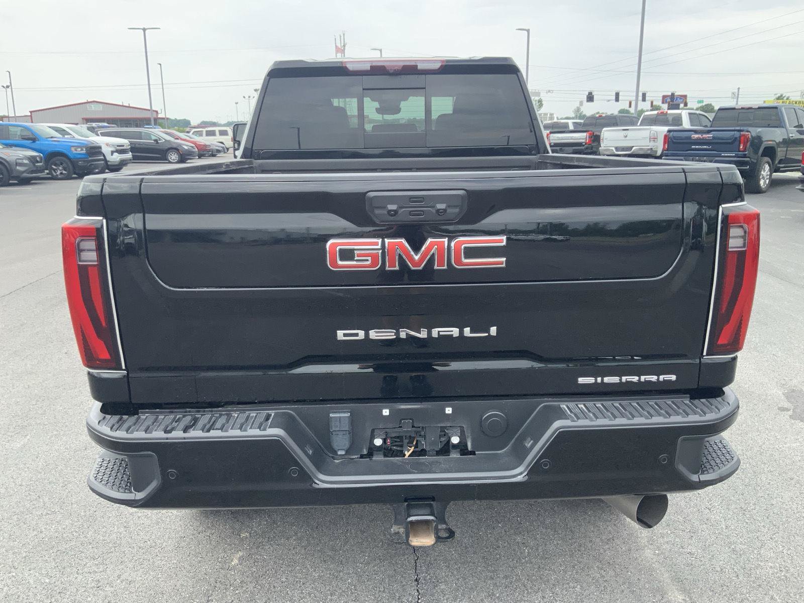 Used 2024 GMC Sierra 3500 Denali w/ Denali Reserve Package AWD/4WD image 9